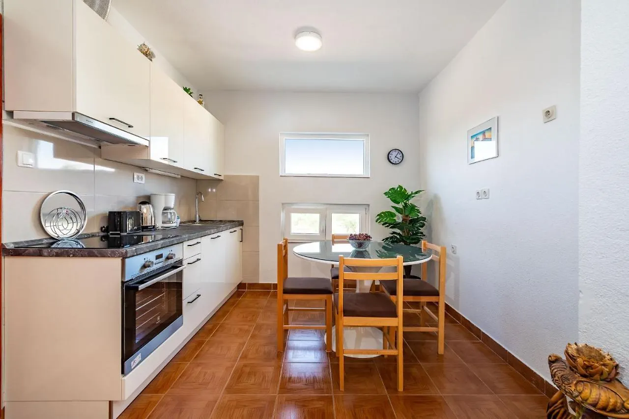 Palma Apartment Vrsi 0*,  Croatia
